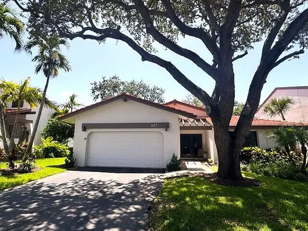 627 Hollows Circle, Deerfield Beach, FL 33442