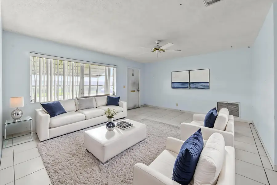 1196 SW Lake Circle, Boynton Beach, FL 33426 - #2
