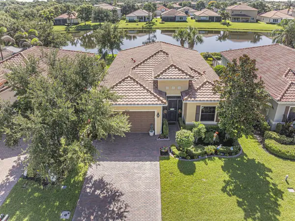 5570 57th Avenue, Vero Beach, FL 32967