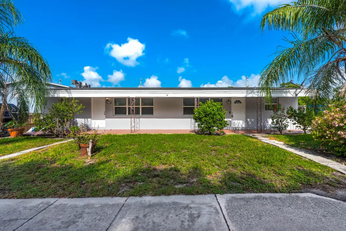 925 S Pine Street, Lake Worth, FL 33460 - #1