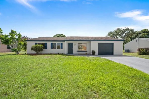 3132 SW Watson Court, Port St Lucie, FL 34953
