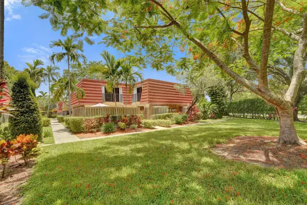 714 NW 98th Circle, Plantation, FL 33324