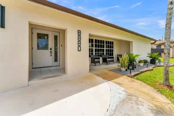 8880 NW 7th Street, Pembroke Pines, FL 33024