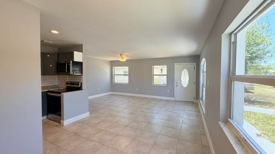 607 N 19th Street, Fort Pierce, FL 34950 - #3