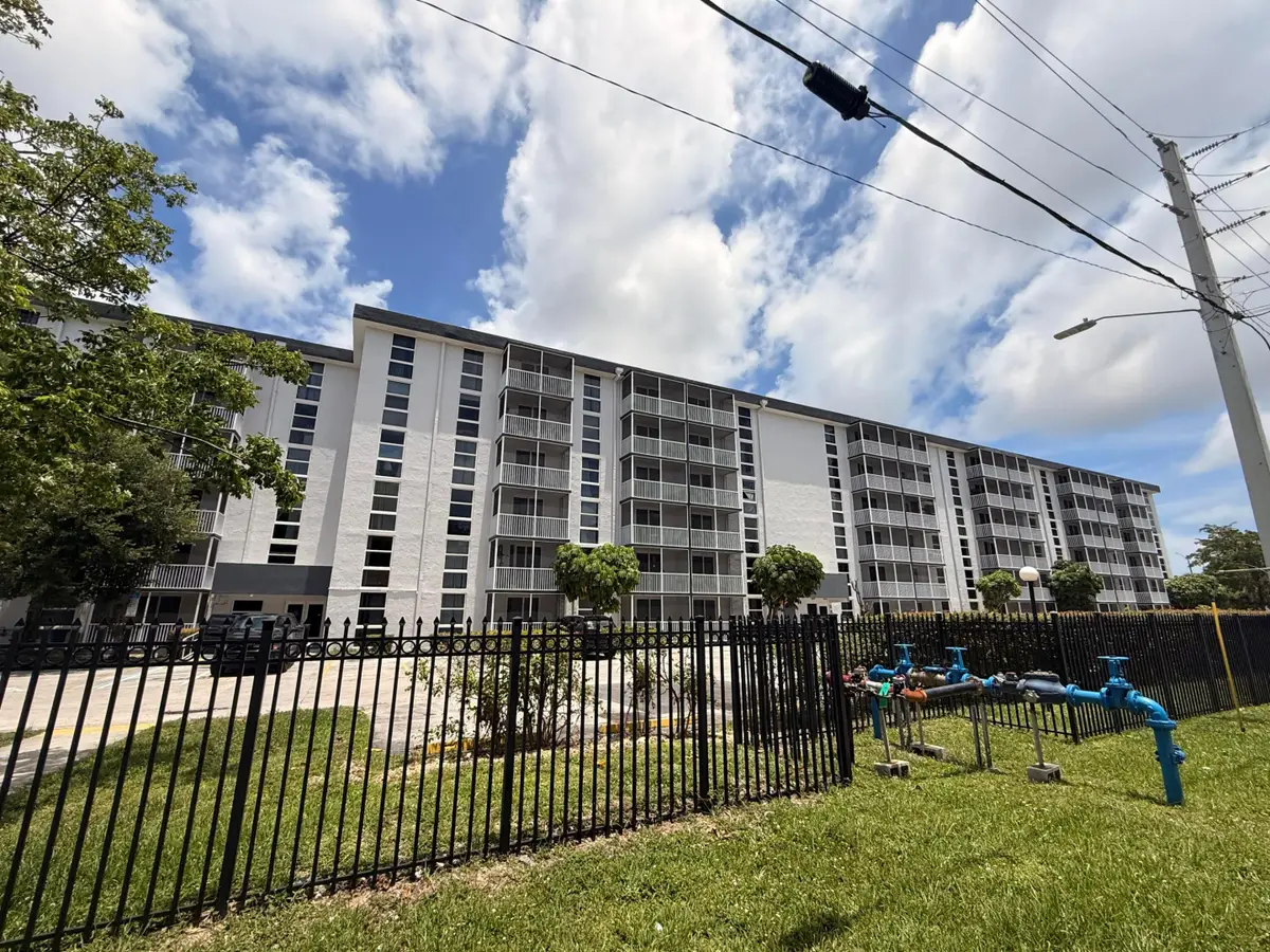 16950 W Dixie Highway #A226, North Miami Beach, FL 33160 - #1