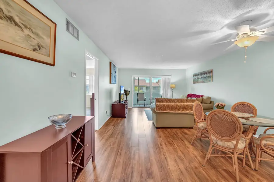 210 Lake Evelyn Drive, West Palm Beach, FL 33411 - #3