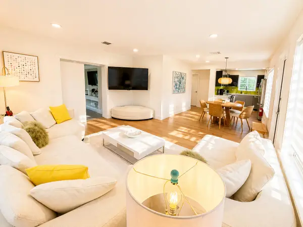 800 SE 11th Court, Fort Lauderdale, FL 33316