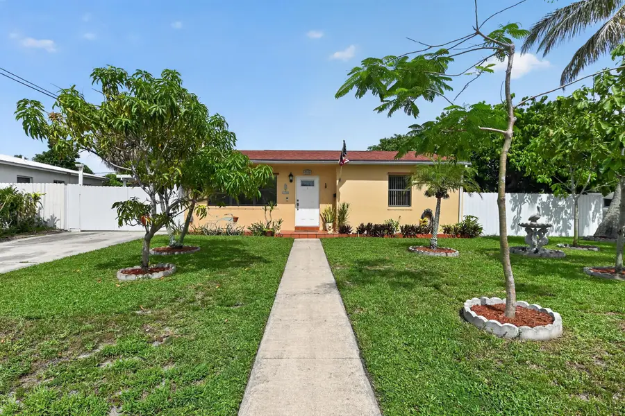 5826 Churchill Court, West Palm Beach, FL 33405 - #2
