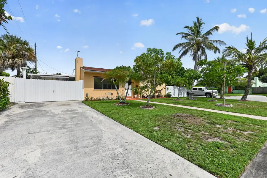 5826 Churchill Court, West Palm Beach, FL 33405 - #3
