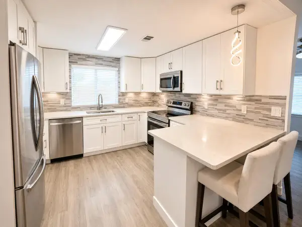 282 NW 54th Street Nw, Deerfield Beach, FL 33064