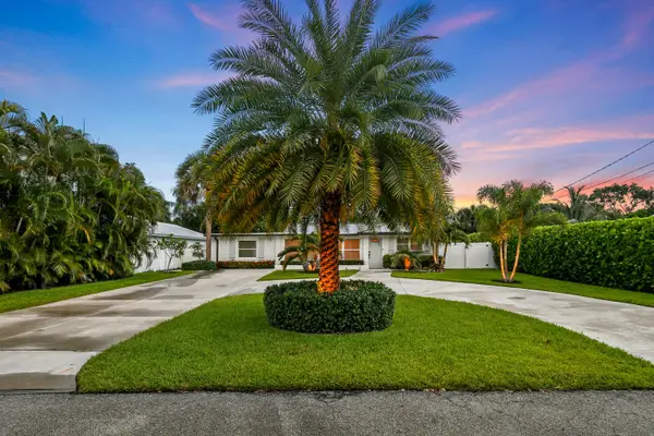 2427 Country Oaks Lane, Palm Beach Gardens, FL 33410