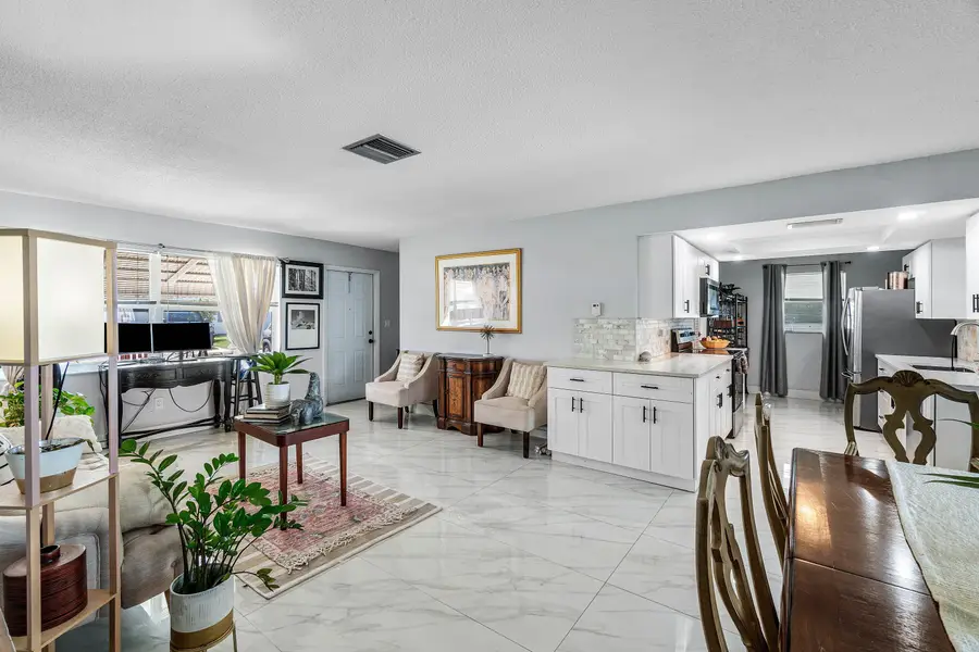 114 SW 8th Court, Boynton Beach, FL 33426 - #2