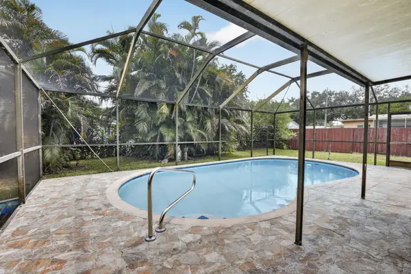 8968 SW 52nd Place, Cooper City, FL 33328