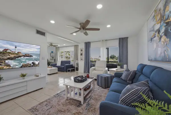 9200 N Hollybrook Lake Drive #310, Pembroke Pines, FL 33025