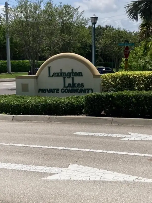 1571 SE Hampshire Way #102, Stuart, FL 34994