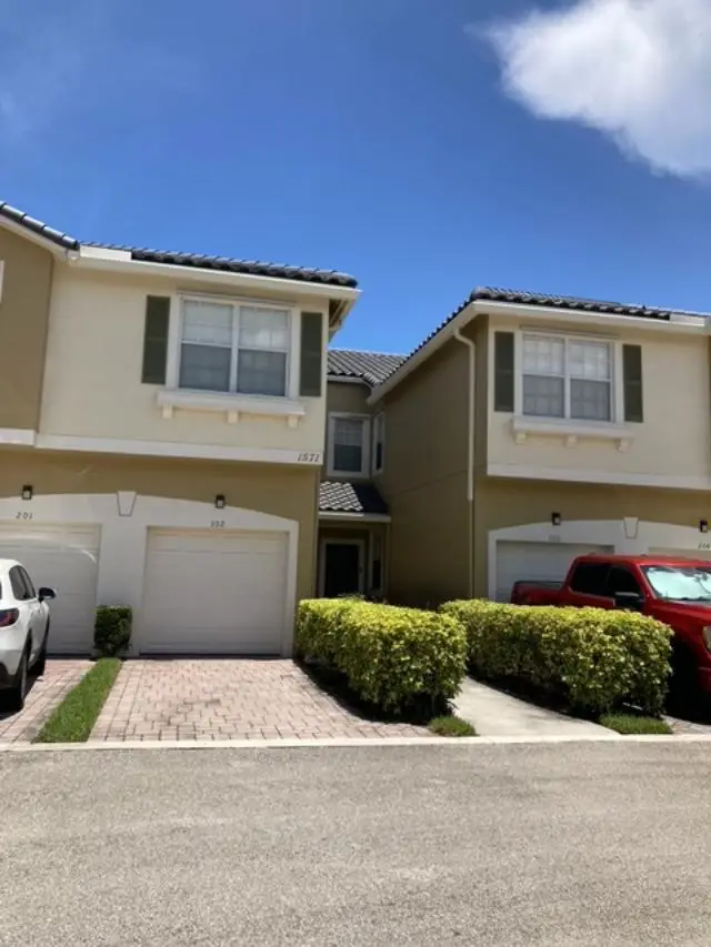 1571 SE Hampshire Way #102, Stuart, FL 34994 - #3