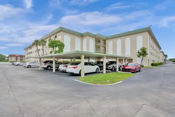 810 SE 7th Street #207, Deerfield Beach, FL 33441
