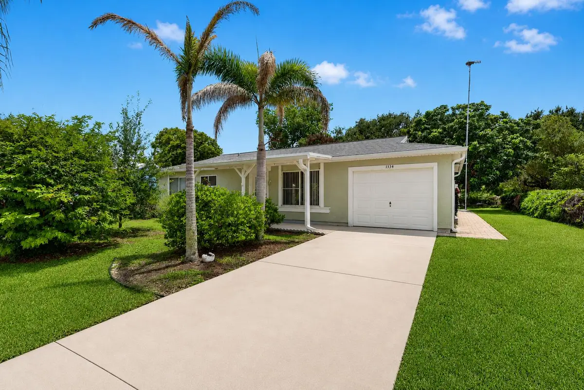 1334 SE Vestridge Lane, Port Saint Lucie, FL 34952 - #1