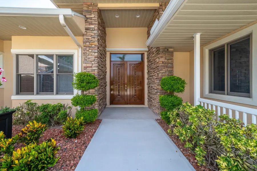 3706 Secluded Oak Court, Melbourne, FL 32934 - #3