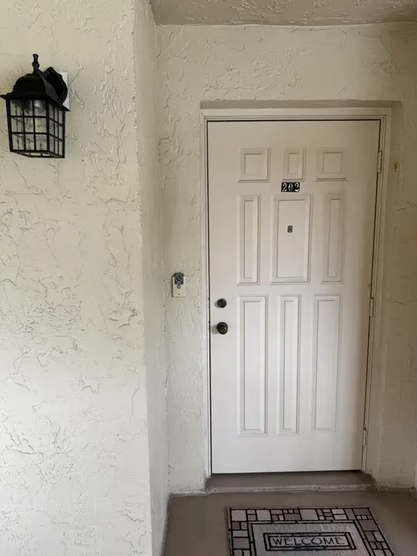 10107 Mangrove Drive, Boynton Beach, FL 33437