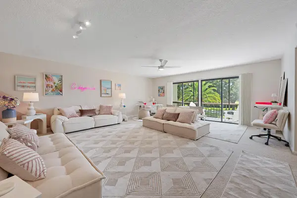 18480 SE Wood Haven Lane #J, Jupiter, FL 33469