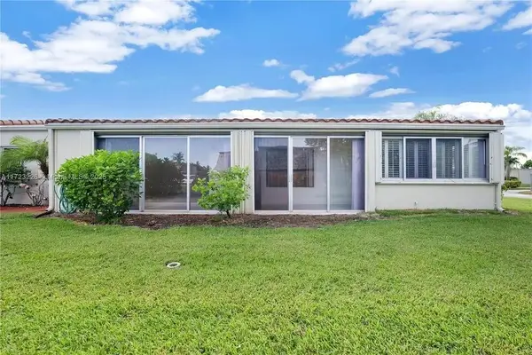 2532 Boundbrook Drive S #104, Palm Springs, FL 33406