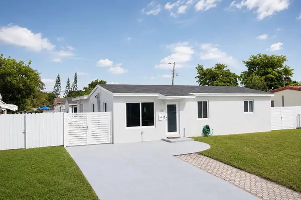 511 N 69th Way, Hollywood, FL 33024