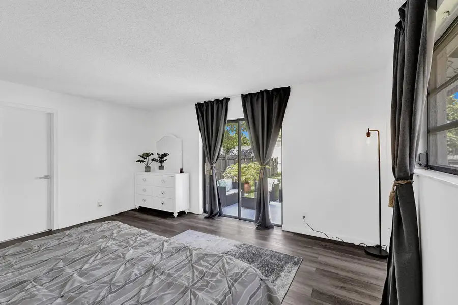 1115 NE 1st Court #B, Hallandale Beach, FL 33009 - #3