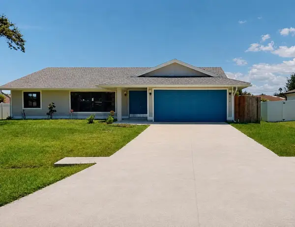 974 SE Belfast Avenue, Port St Lucie, FL 34983