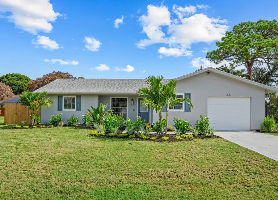 581 SE Crescent Avenue, Port Saint Lucie, FL 34984 - #2