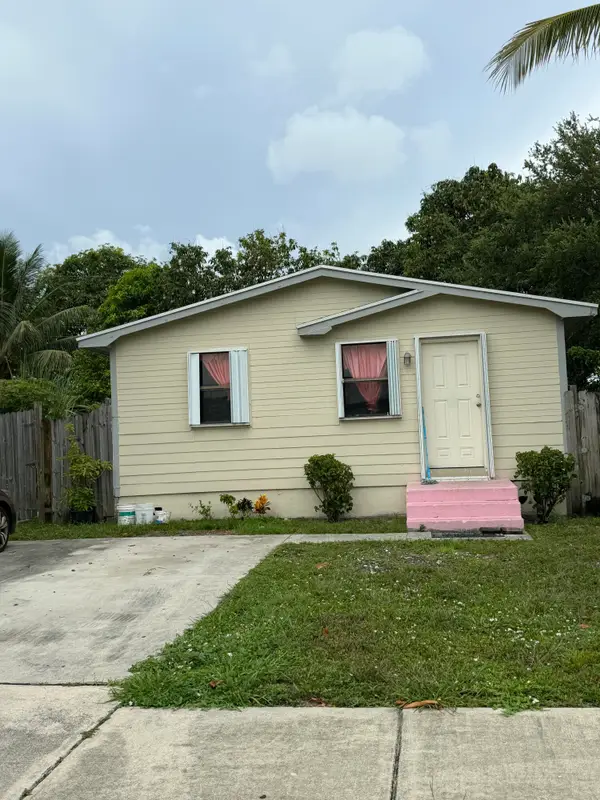311 Southridge Road, Delray Beach, FL 33444