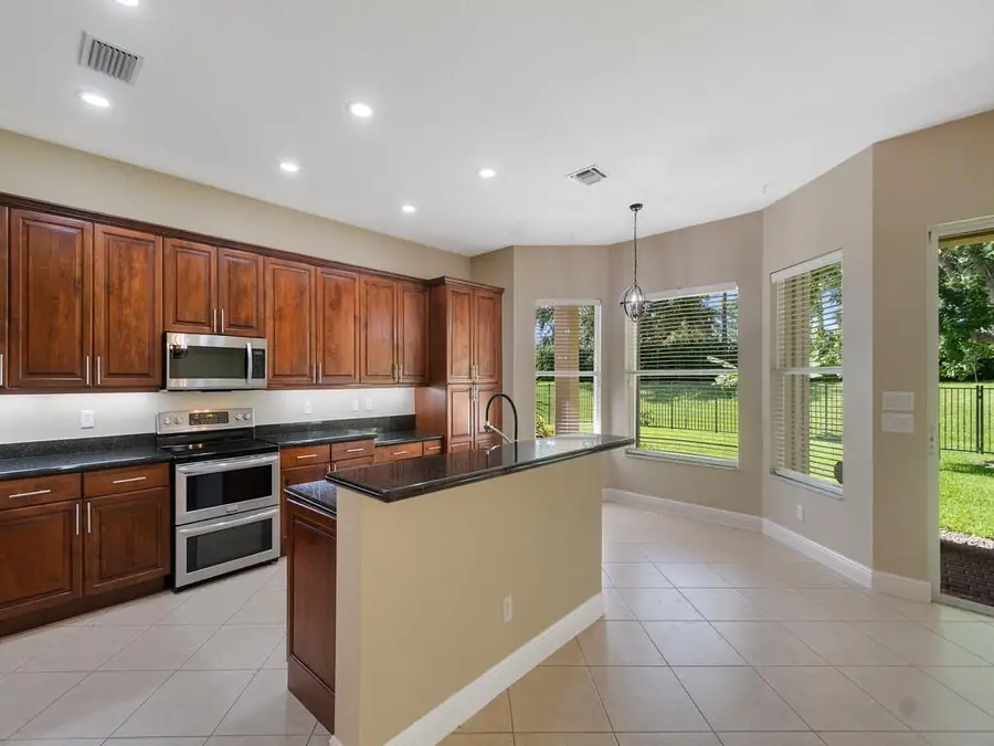 1929 Grey Falcon Circle Sw, Vero Beach, FL 32962 - #3