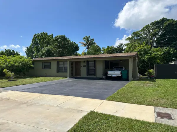 400 NW 184th Terrace #400, Miami, FL 33169