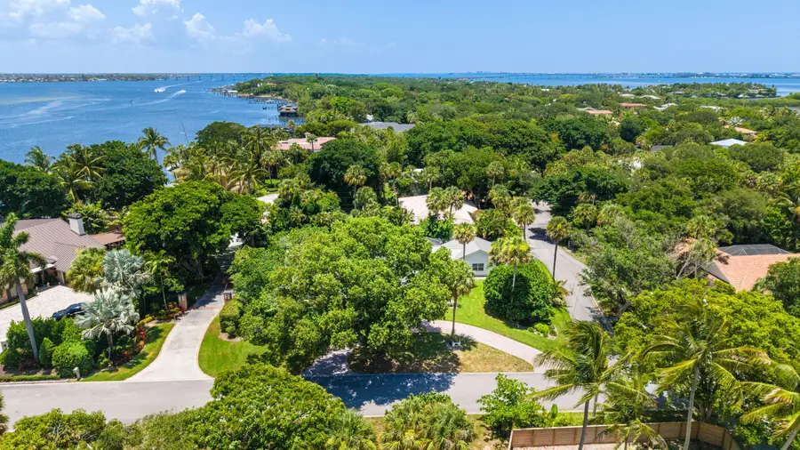 15 W High Point Road, Sewalls Point, FL 34996 - #2