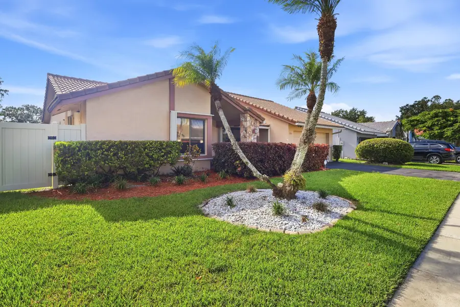 700 NW 102nd Way, Plantation, FL 33324 - #3