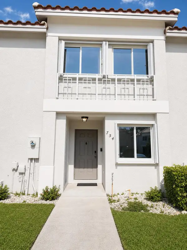 754 NW 208th Drive #754, Pembroke Pines, FL 33029