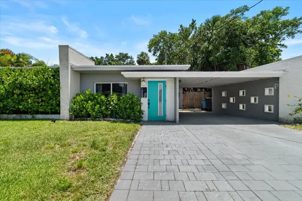 1560 NE 32nd Street, Oakland Park, FL 33334