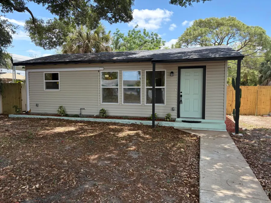 6948 Dartmouth Avenue N, Saint Petersburg, FL 33710 - #3