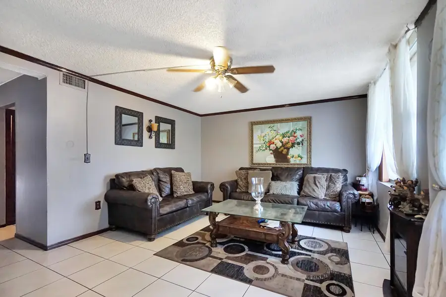 1067 W 43rd Place #68, Hialeah, FL 33012 - #2
