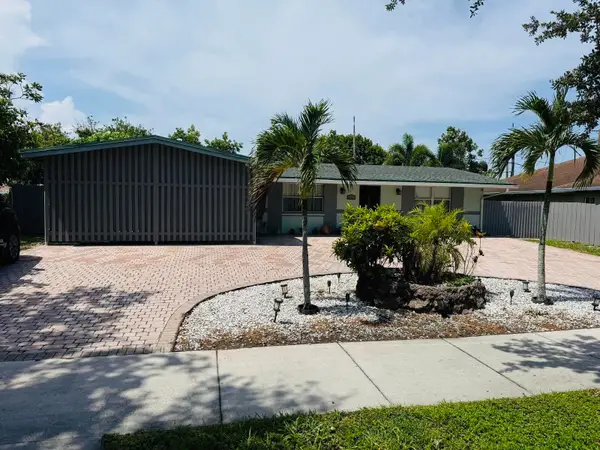 3335 10th Avenue N, Palm Springs, FL 33461