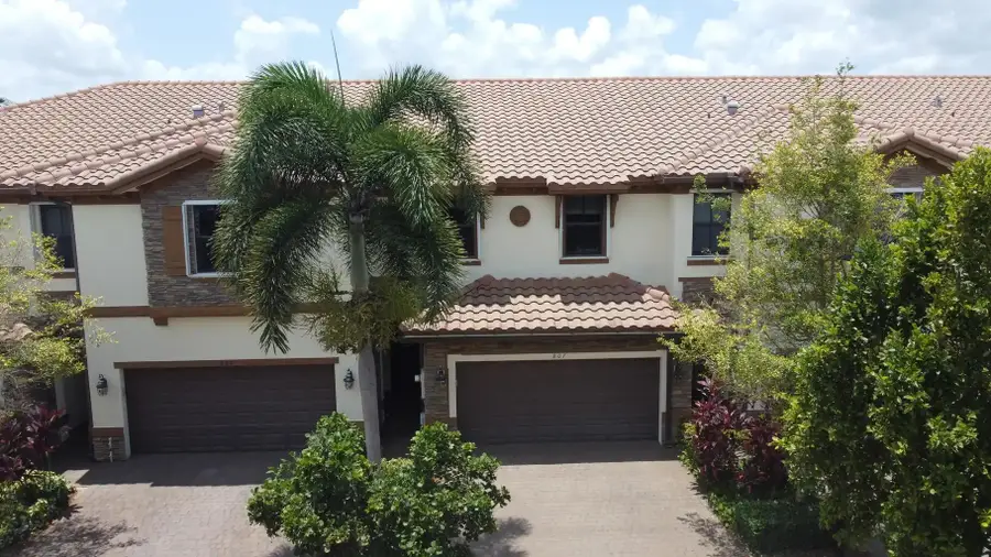 807 E Village Circle, Davie, FL 33325 - #3