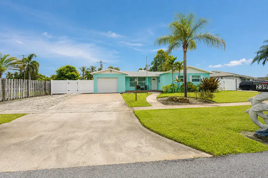 2395 Edgewater Drive, West Palm Beach, FL 33406 - #2