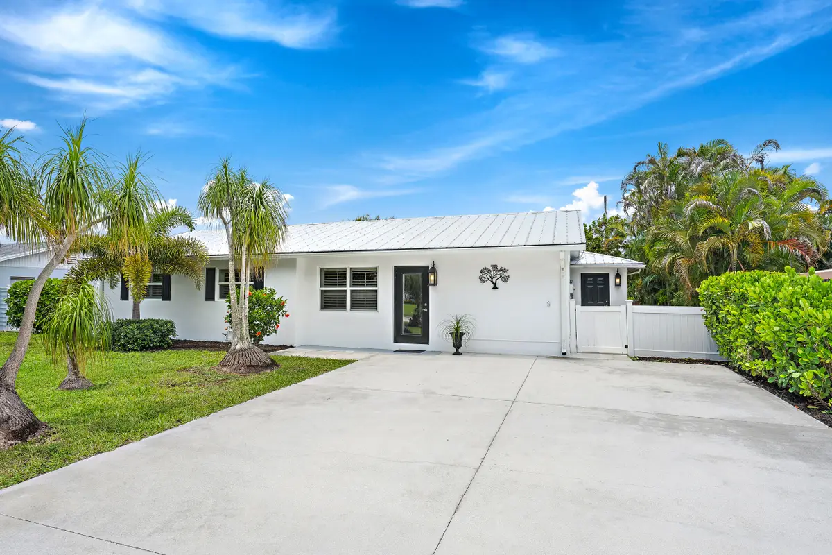 19144 SE Arnold Drive, Tequesta, FL 33469 - #1