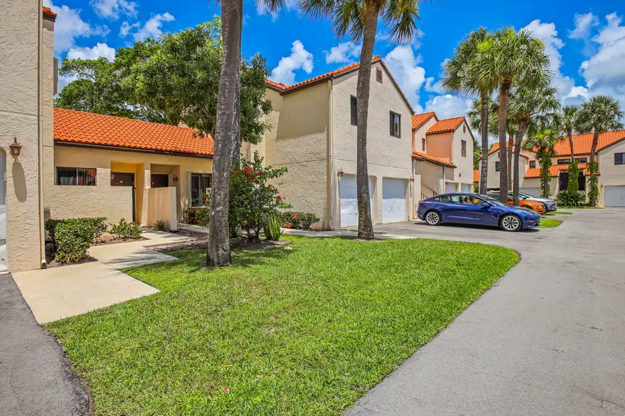 14 Va De Casas Sur #103, Boynton Beach, FL 33426 - #2