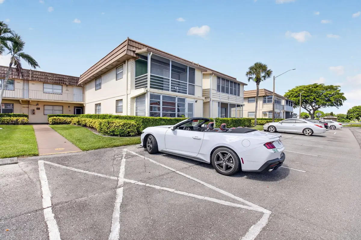 65 Saxony B, Delray Beach, FL 33446 - #1
