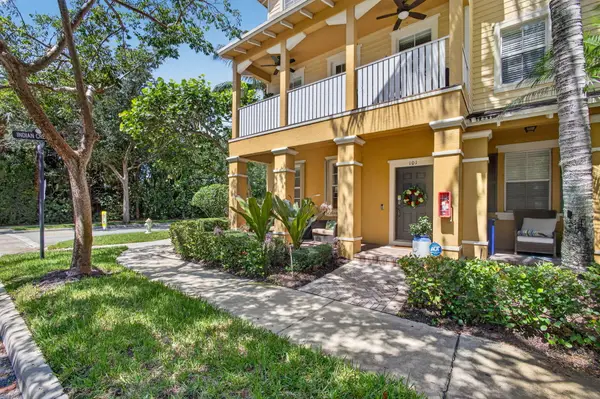 128 W Royal Palm Circle #101, Jupiter, FL 33458