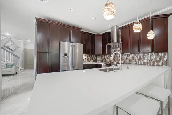 6933 Desert Inn Terrace, Lake Worth, FL 33463