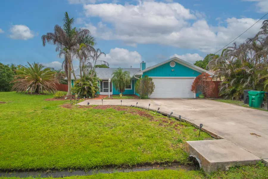 2674 SE Tiffany Avenue, Port Saint Lucie, FL 34952 - #2