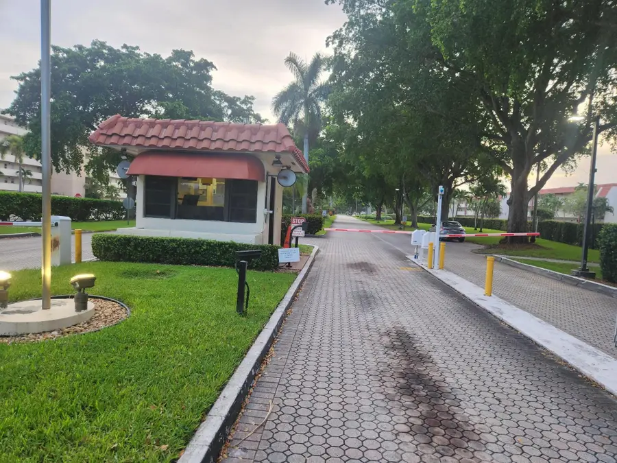811 S Hollybrook Drive S #206, Pembroke Pines, FL 33025 - #2