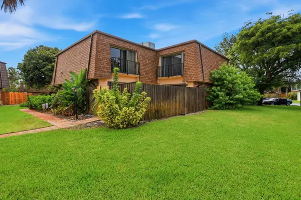 2625 SE 5th Circle, Boynton Beach, FL 33435